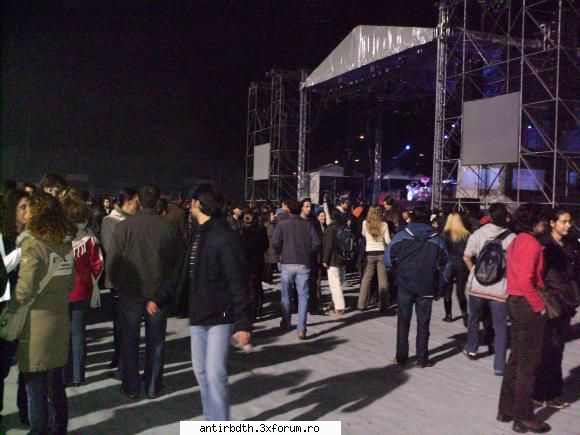 Concerte - Tot e plictiseala... Parca dormiti cu totii :)) - Hai sa vorbim despre altceva@