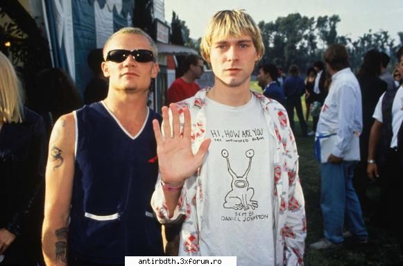 Red Hot Chili Peppers - cel din stanga e flea - Hai sa vorbim despre altceva@