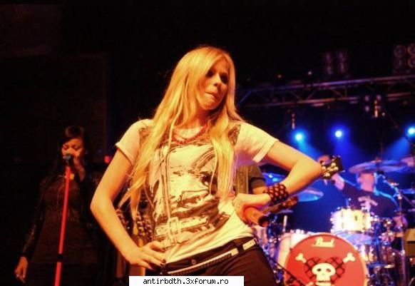 avril lavigne!!! - anti-rbd - Hai sa vorbim despre altceva@